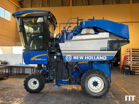 Grape harvesting machine New Holland 8030L - 1