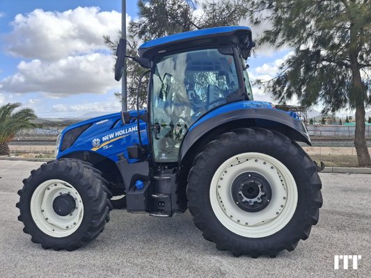 Farm tractor New Holland T5.130 AC - 1