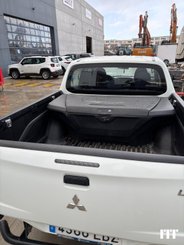 Car Mitsubishi L200 - 9