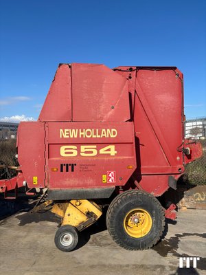 Round baler New Holland 654 - 1