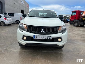 Car Mitsubishi L200 - 1