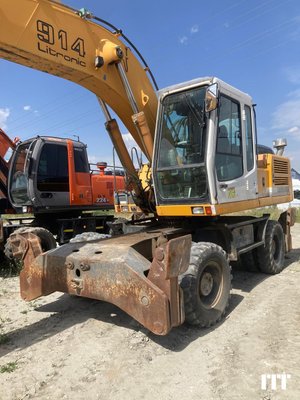 Wheeled excavator Liebherr A914 - 1