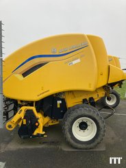 Farm tractor New Holland RB150 - 3