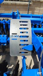 Plough New Holland SDM 300 R - 3