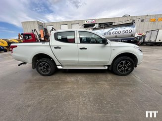 Car Mitsubishi L200 - 4
