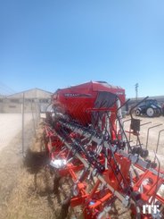 Seed drill Kuhn Megant 602 - 2