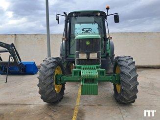 Farm tractor John Deere 6520 - 2