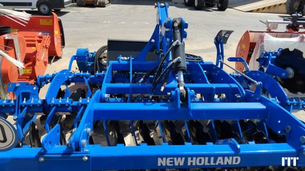 Plough New Holland SDM 300 R - 2