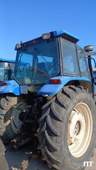 Farm tractor New Holland TS 100 - 2