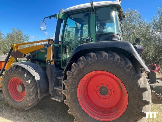 Farm tractor Fendt 415 - 1