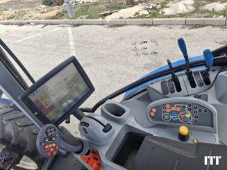 Farm tractor New Holland T5.130 AC - 16