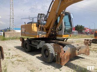 Wheeled excavator Liebherr A914 - 2