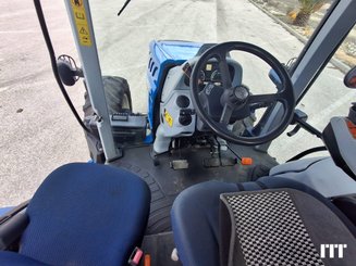 Farm tractor New Holland T5.130 AC - 18