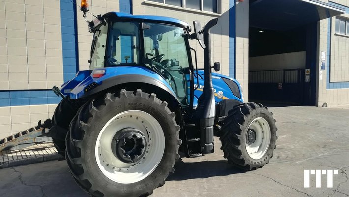 Farm tractor New Holland T5.120 EC - 1