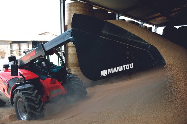 Tractor VS Manitou