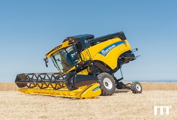 Combine harvester New Holland CX 5.90HS - 1