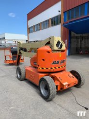 Platform JLG E450AJ - 1
